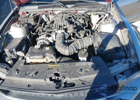 2008 Ford Mustang V6 Deluxe/V6 Premium z USA, uszkodzony, nr VIN 1ZVHT80N285138266